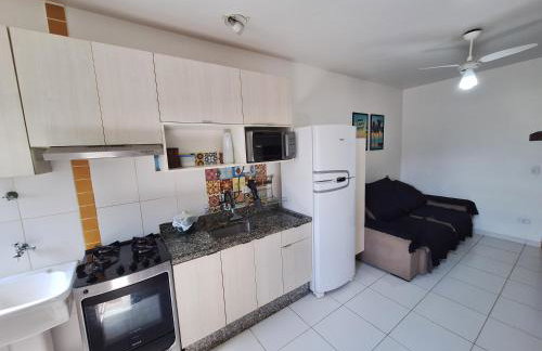 APTO PERTINHO DA PRAIA Internet 500mb e 3 Tvs 2 Quartos TV a cabo Estacionamento Tudo Perto - Foto 64
