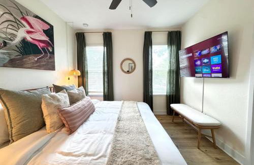 The Royal Cypress Suite Near UF Shands Downtown - Photo 21