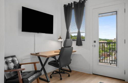 PFR Suites - Highland, 3BR 2BA Shadyside Condo, Penthouse Unit, 2 Decks, Off-Street Parking, 4th Floor Walkup - Foto 11