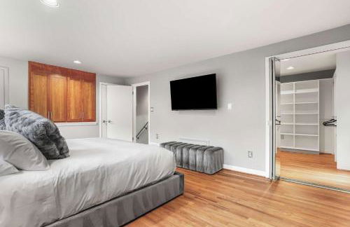 Sojourn Beautiful Home with Beach Access & Backyard - Foto 40