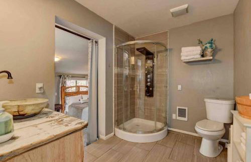 Cozy Guesthouse with view from large deck - Foto 14