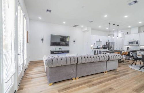 Luxury Home Near Houston Downtown & Medical Center - Photo 25