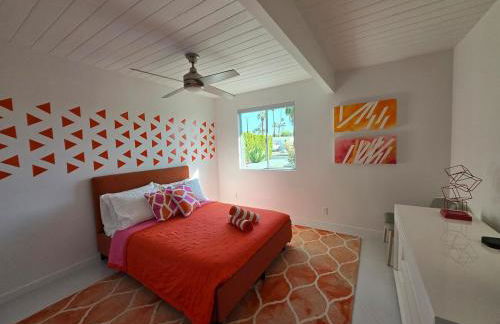 As seen on HGTV Desert Flippers The Pink Door - Foto 31