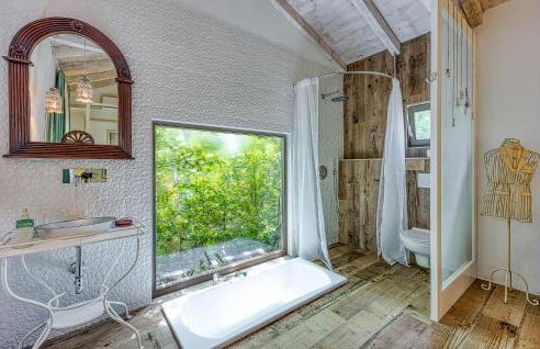 2 Bedroom Pet Friendly Home In Malinska - Photo 32