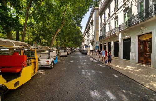 WHome Timeless Design Meets Central Convenience - Photo 21