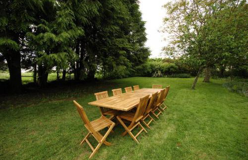 Upside house Beautiful 5 bedroom house sleeps 13 with hottub, games room and garden near Bath - Foto 37