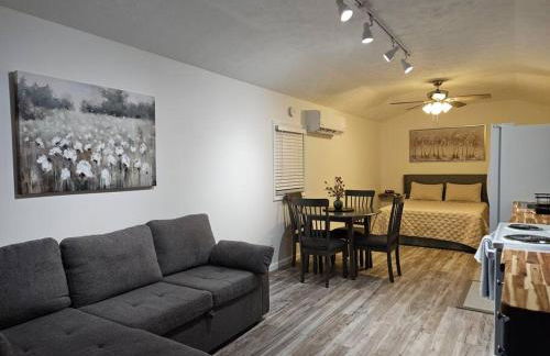 Studio 431-Vet owned 14 miles to Ft Moore - Foto 2