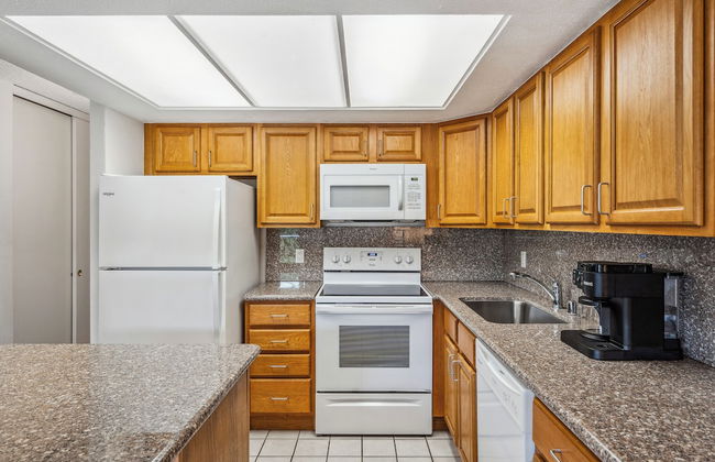 Maui Schooner Resort - Photo 15