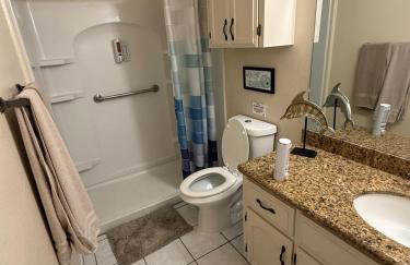 PEBBLES' BEACH HOUSE - Photo 16