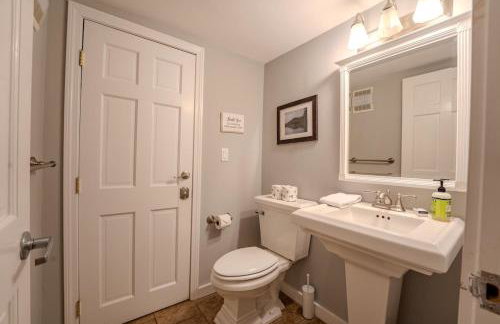 10 Min to Loon-Hottub-Pet Friendly-EV Charger - Foto 26