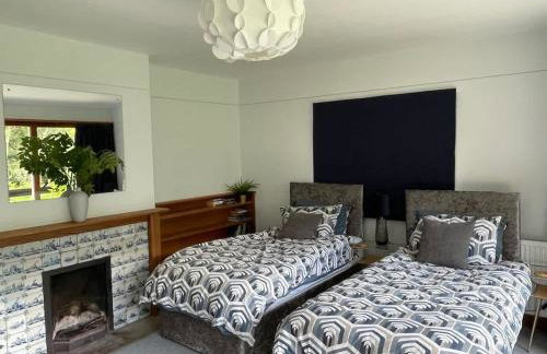 Spacious and stylish with games room, huge garden, peaceful surroundings - Foto 9