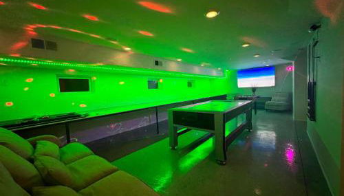 Beach House Cape May just 1 block from the Bay & a Short 5 minutes walk, Sleeps 19 - Foto 4