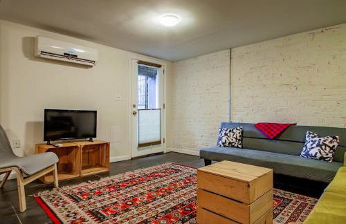 Rest Easy in this Bloomingdale English Basement - Foto 2