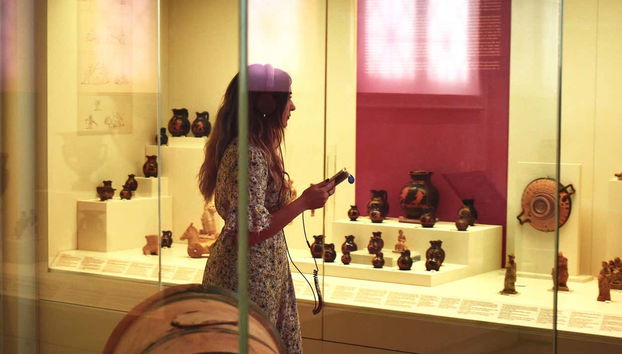 Visite de l'exposition au Musée archéologique national