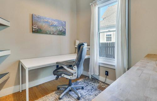 Deck and Home Office Walkable Albuquerque Home - Photo 24