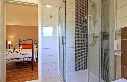 Einzigartige Villa mit Salzwasserpool, Panoramablick, Bikes, Trampolin, Tischtennis - Foto 24