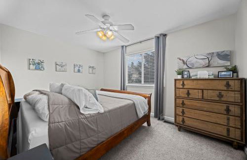 Golden View Townhouse - Walk to Downtown! - Photo 18