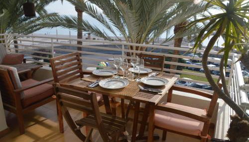 Apartamento en primera linea de mar - Photo 2