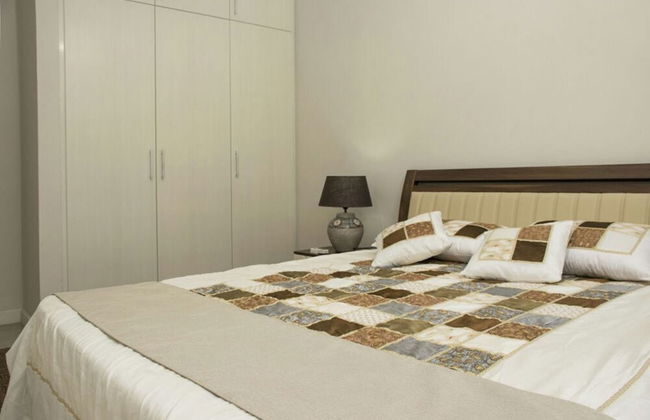 Modern 2-bed Sleeps 4 With Balcony - Photo 3