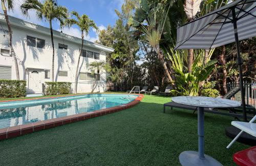 Bay Harbor Boutique Vacation Rental - Photo 24