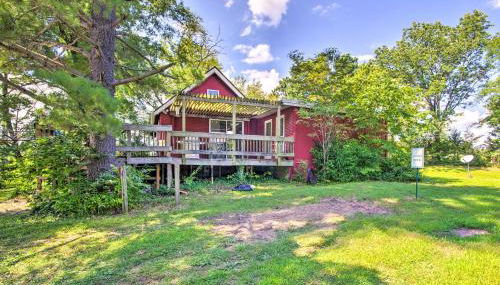 Charming Farm Cottage with Fire Pit and Grill! - Foto 3