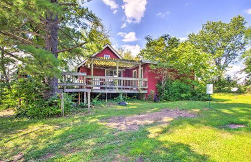 Charming Farm Cottage with Fire Pit and Grill! - Foto 3