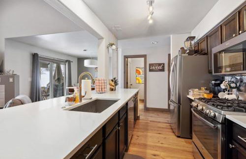 Perfectly Located 3 Bed 3.5 Bath Beautiful Townhome - Photo 11