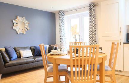 Spacious 4 Bedroom Home with Garden in Bedford - Foto 41