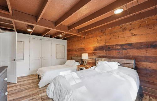 Renovated 1950s Barndominium Pet-Friendly & Modern - Foto 14