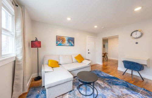 Modern 2BR 8 mins to Penn Station with WiFi Laundry - Foto 11