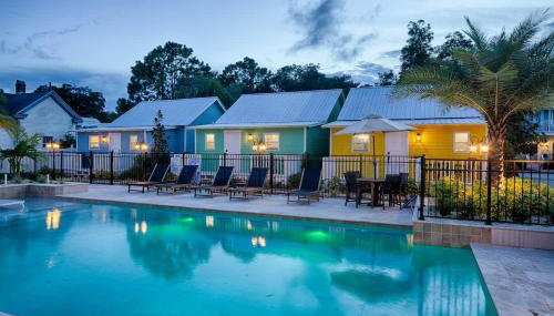 Quaint Cottage with Private Pool-Walk to Everything - Foto 3