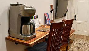 Cozy Downtown Cottage - Parking, Pet Friendly! - Foto 2