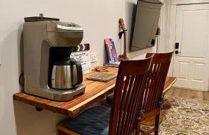 Cozy Downtown Cottage - Parking, Pet Friendly! - Foto 2