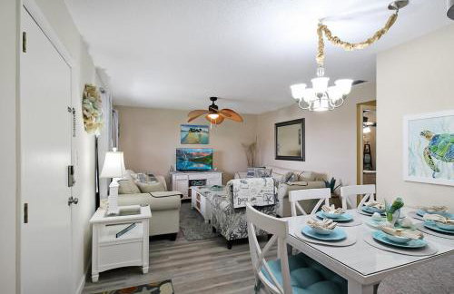 2 BR second story condo close to beaches - Foto 8