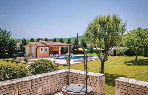 5 Bedroom Beautiful Home In Labin - Photo 15