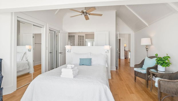 Lavish Two-story Oceanfront Home w/ Huge Deck, Wifi, & Incredible Views - Foto 2, Habitación