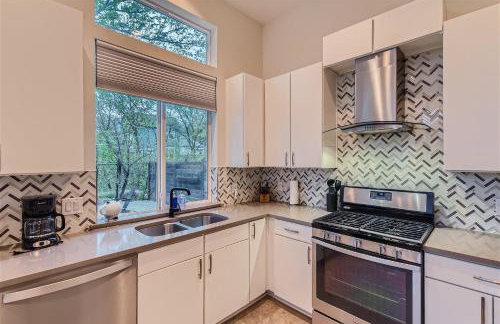 Off the hook in Austin with Chic 2BR Retreat plus Firepit - Foto 11