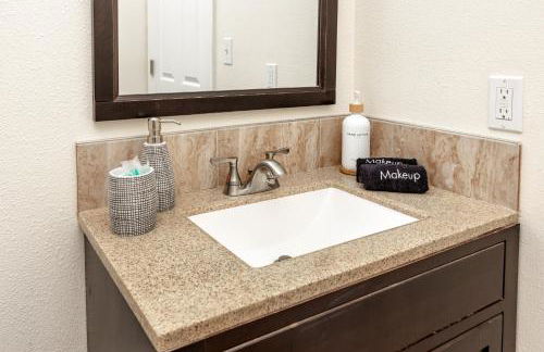 NEW! Safari Breeze - Professionally Decorated Home by Busch Gardens & USF - Foto 36