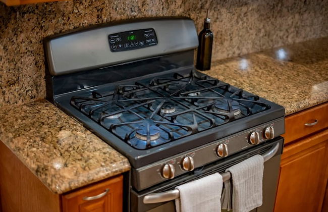 Modern Luxury in San Gabriel Valley Retreat - Foto 14