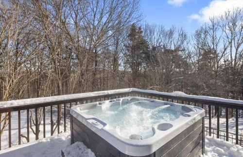 Secluded 9BR Getaway, Pool, Hot Tub & Huge Deck - Foto 40