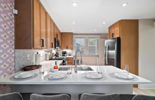 Cleveland Escape - Hot Tub - Karaoke Machine - Sleeps 12 - Foto 26