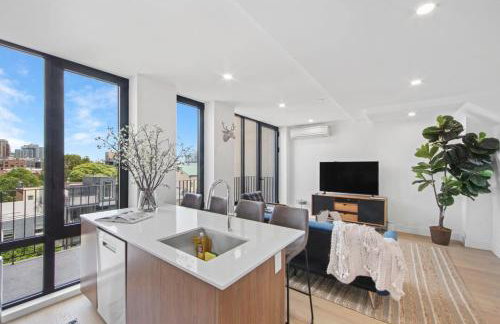 149BK-601 NEW PH 2BR-2Bath Private Rooftop W D - Foto 3