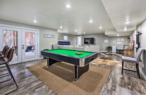 Lakefront Rogers Getaway with Hot Tub and Deck! - Foto 26