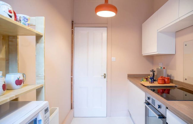 JOIVY Unique Royal Mile Apt - Relive Music History - Foto 7