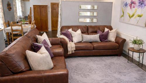Romeo Cottage - Sleeps 4 - Open Plan Barn - Private Hot Tub & Garden - Foto 5