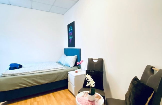 Stylish Shared 3-Bedroom Stay Near City - Foto 42