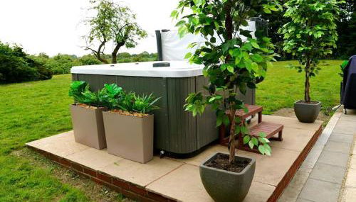 Deluxe 1 Bed Versace Hot Tub Sky TV Cinema Screen - Foto 3