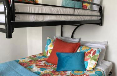 The Jailer's Cottage * Entire Home * Sleeps 12 - Foto 27