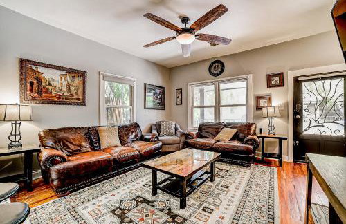 Dog-friendly home with large patio, W/D & central AC - Foto 4