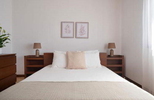 KING SIZE Bed with Air Conditioning near the BEACH & FREE Street Parking - Foto 22